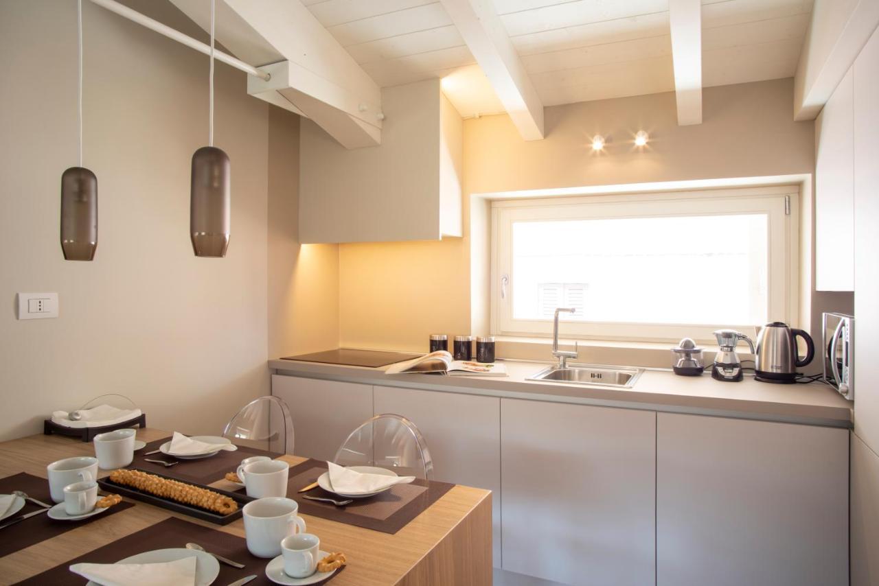 Time To Be - Luxury Apartments Centro Storico بسكييرا ديل غاردا المظهر الخارجي الصورة