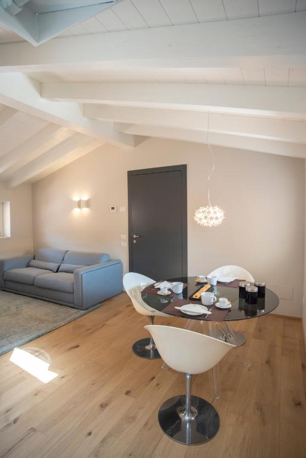 Time To Be - Luxury Apartments Centro Storico بسكييرا ديل غاردا المظهر الخارجي الصورة