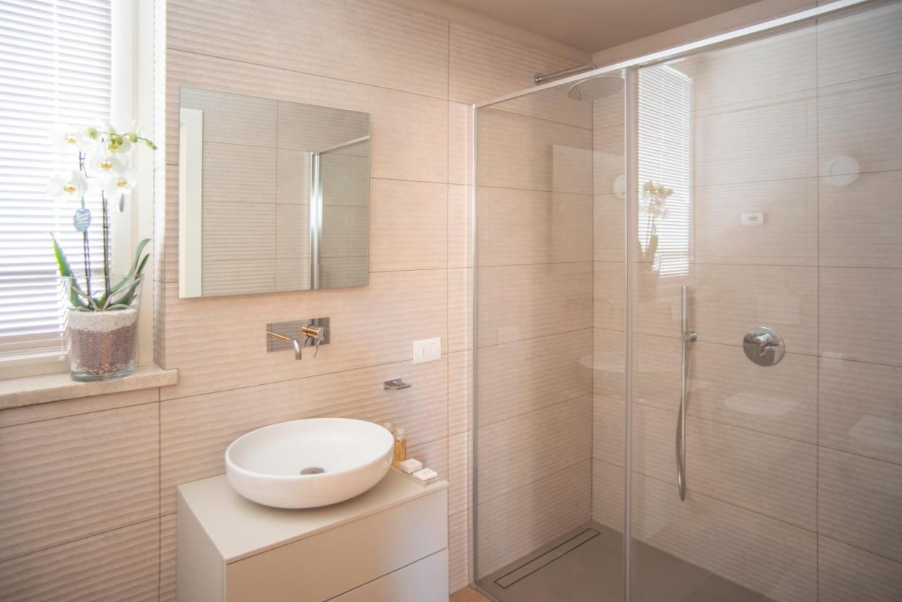 Time To Be - Luxury Apartments Centro Storico بسكييرا ديل غاردا المظهر الخارجي الصورة