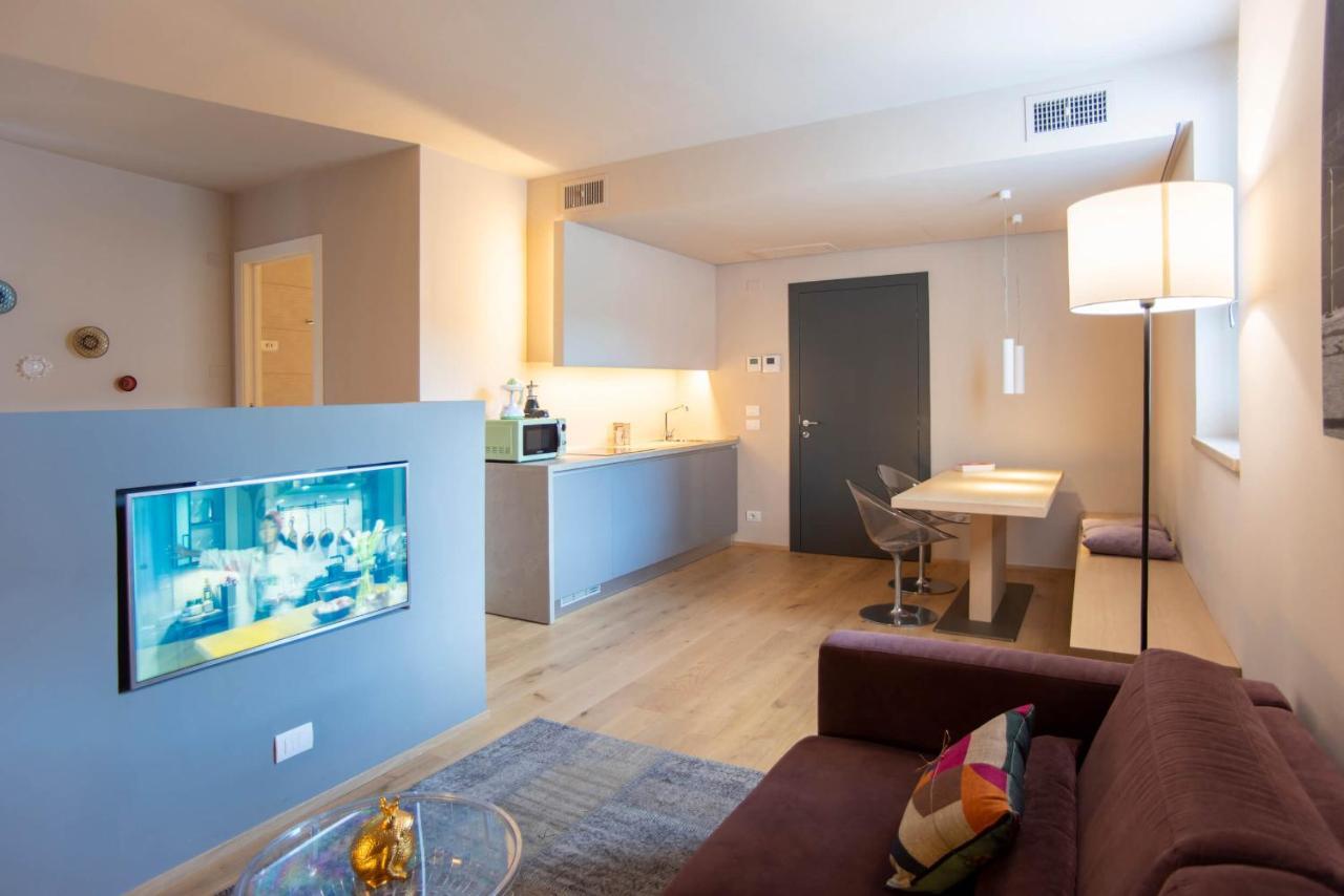 Time To Be - Luxury Apartments Centro Storico بسكييرا ديل غاردا المظهر الخارجي الصورة