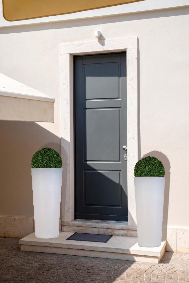Time To Be - Luxury Apartments Centro Storico بسكييرا ديل غاردا المظهر الخارجي الصورة