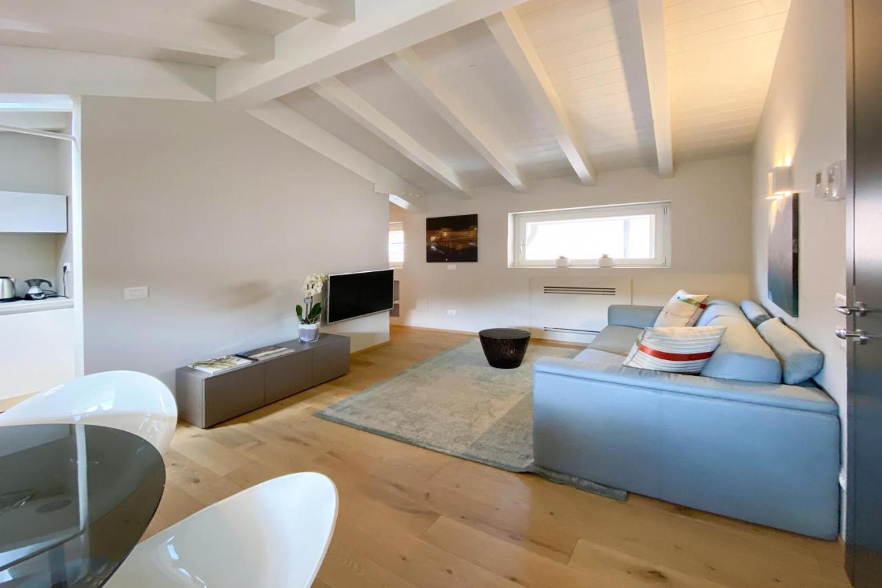 Time To Be - Luxury Apartments Centro Storico بسكييرا ديل غاردا المظهر الخارجي الصورة